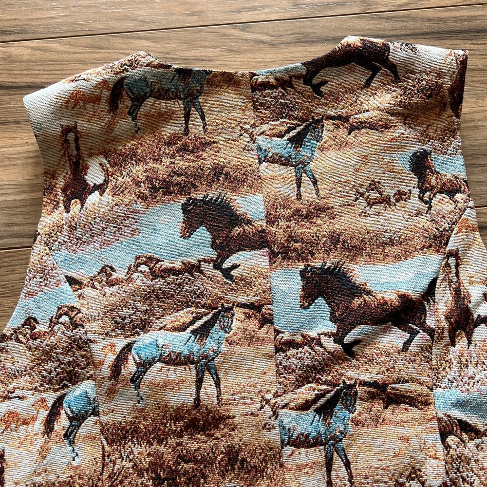 Dressed in LALA Tapestry Horse Print Button-Up Vest Sz Large - Picture 5 of 7